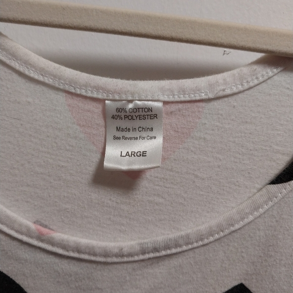 Heart Pattern Tank Top - Picture 2 of 3